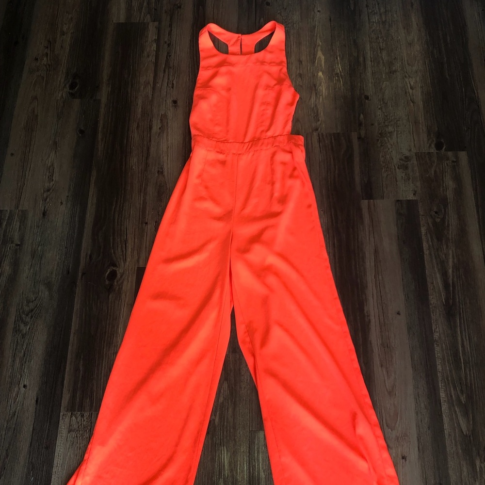 Cutout Back Detailed Wide Leg Jumpsuit